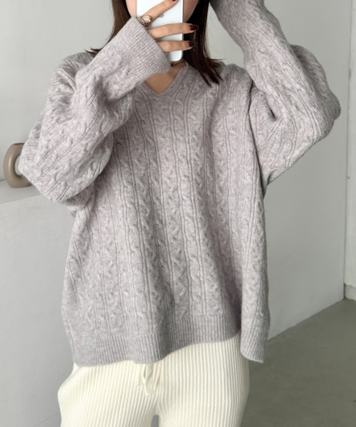 CLEA(クレア)の「ケーブル編みVネック長袖ニットトップス(ニット/セーター・レディース・チャコールグレー/グレー/アイボリー/イエロー・FREE)」の17枚目の写真