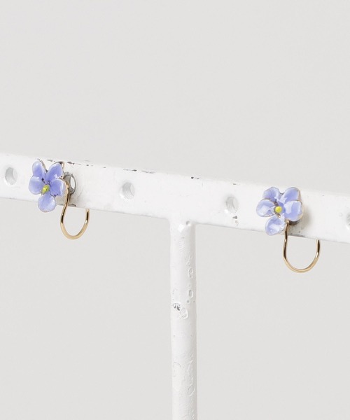 Zoule(ゾーラ)の「Zoule ゾーラ:FLOWER LETTER SERIES flower letter 花 花言葉 バラ スミレ スズラン ブルースター イヤリング(イヤリング・レディース・ホワイト/レッド/ブルー/パープル・FREE)」の19枚目の写真