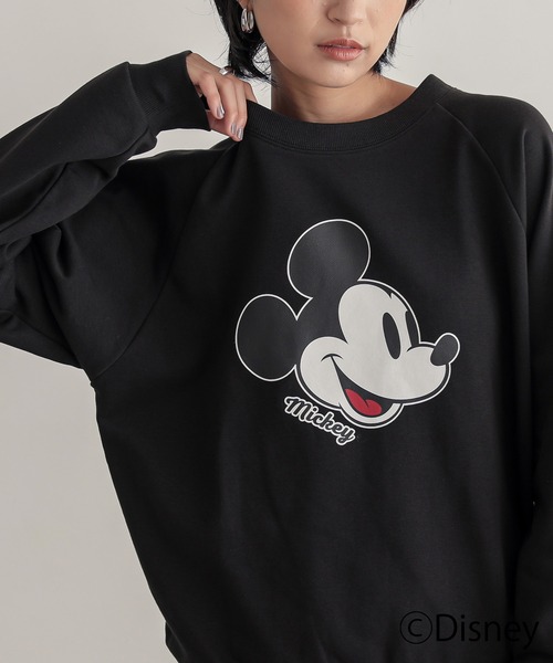 for/c(フォーシー)の「DISNEY MICKEY MOUSE / 裏毛スウェット(タイプA)【サスティナブル】(スウェット・レディース・ブラック/オフホワイト・M/L/LL)」の1枚目の写真