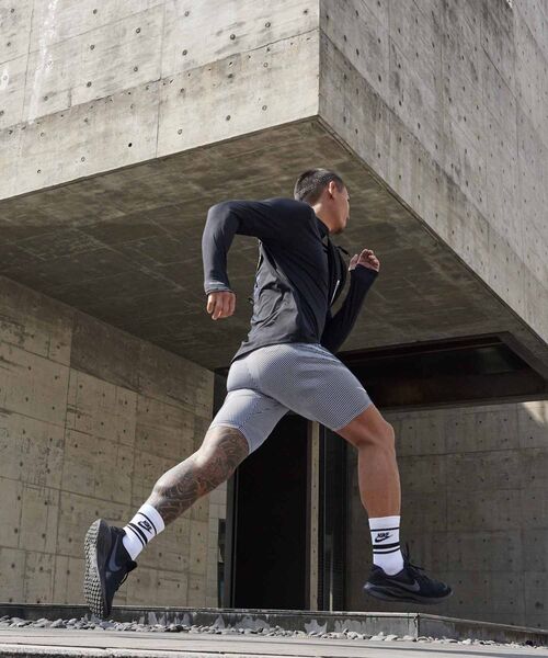 NIKE(ナイキ)の「ナイキ レボリューション 7 メンズ ロード ランニングシューズ / Nike Revolution 7 Men's Road Running Shoes FB2207-005 Black(スニーカー・メンズ・ブラック系その他2・27/30/28/24.5/25/29/26/25.5/26.5/27.5/28.5/29.5)」の11枚目の写真