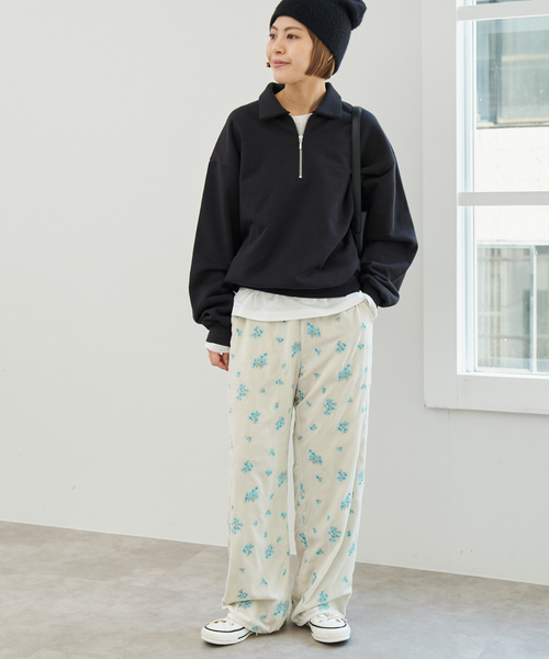 Spick & Span（スピックアンドスパン）の「ブーケエンブロイダリーストレートパンツ（スラックス・レディース・アイボリー/ブラック・38/36）」の4枚目の写真