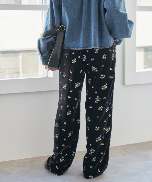 Spick & Span（スピックアンドスパン）の「ブーケエンブロイダリーストレートパンツ（スラックス・レディース・アイボリー/ブラック・38/36）」の6枚目の写真