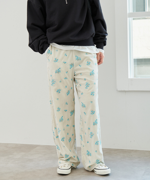 Spick & Span（スピックアンドスパン）の「ブーケエンブロイダリーストレートパンツ（スラックス・レディース・アイボリー/ブラック・38/36）」の11枚目の写真