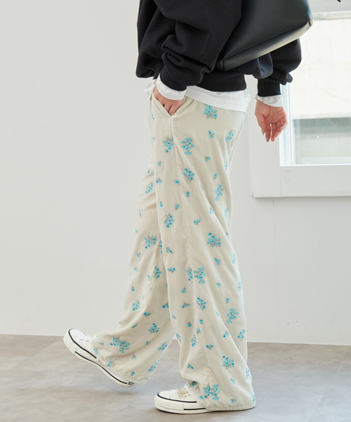 Spick & Span（スピックアンドスパン）の「ブーケエンブロイダリーストレートパンツ（スラックス・レディース・アイボリー/ブラック・38/36）」の12枚目の写真