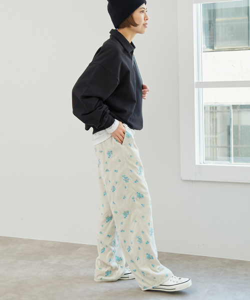 Spick & Span（スピックアンドスパン）の「ブーケエンブロイダリーストレートパンツ（スラックス・レディース・アイボリー/ブラック・38/36）」の15枚目の写真