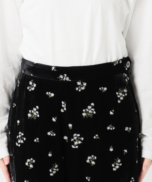 Spick & Span（スピックアンドスパン）の「ブーケエンブロイダリーストレートパンツ（スラックス・レディース・アイボリー/ブラック・38/36）」の19枚目の写真