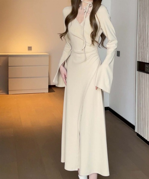 Jasmine Grandiflorum(ジャスミングランディフローラム)の「【Jasmine】アシメトリーデザインギャザーワンピース(ワンピース・レディース・ブラック/ベージュ・FREE)」の2枚目の写真