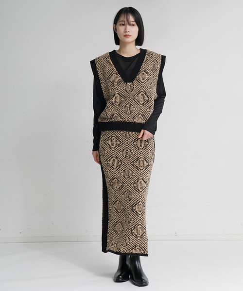 AMERICAN RAG CIE（アメリカンラグシー）の「【ARC】深Vネックベスト（ベスト・レディース・アイボリー/ベージュ・FREE）」の18枚目の写真