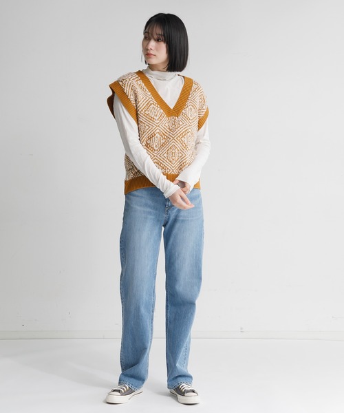 AMERICAN RAG CIE（アメリカンラグシー）の「【ARC】深Vネックベスト（ベスト・レディース・アイボリー/ベージュ・FREE）」の11枚目の写真