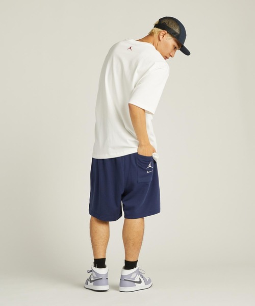 JORDAN BRAND(ジョーダンブランド)の「エア ジョーダン 1 MID メンズシューズ / Air Jordan 1 Mid Men's Shoes DQ8426-145 White(スニーカー・メンズ・ホワイト・28/29.5/27/26/25/30/27.5/26.5/25.5/28.5/29)」の4枚目の写真
