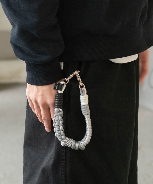 HIGHTIDE(ハイタイド)の「A SCENE Design paracord Strap エーシーン デザイン パラコード ハンドストラップ ロープ カラビナ付き スマホ 携帯電話 全機種対応(スマホグッズ・レディース・ブラック/ブルー/シルバー/イエロー/その他1・FREE)」の5枚目の写真