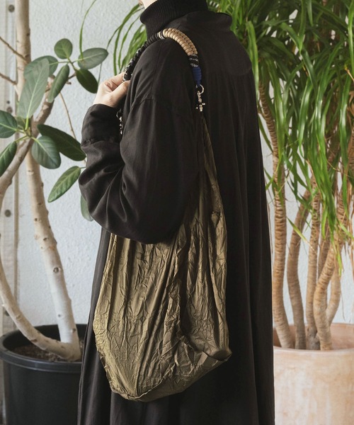 HIGHTIDE(ハイタイド)の「A SCENE Design paracord Strap エーシーン デザイン パラコード ハンドストラップ ロープ カラビナ付き スマホ 携帯電話 全機種対応(スマホグッズ・レディース・ブラック/ブルー/シルバー/イエロー/その他1・FREE)」の3枚目の写真