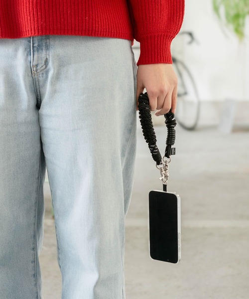 HIGHTIDE(ハイタイド)の「A SCENE Design paracord Strap エーシーン デザイン パラコード ハンドストラップ ロープ カラビナ付き スマホ 携帯電話 全機種対応(スマホグッズ・レディース・ブラック/ブルー/シルバー/イエロー/その他1・FREE)」の2枚目の写真