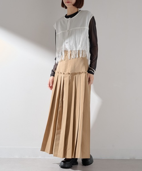 MAISON BREEZE reveur（メゾンブリーズレヴール）の「【MAISON BREEZE reveur】TRツイル ティアードプリーツスカート DTK（スカート・レディース・ベージュ/ライトグレー/ブラック/チャコールグレー・FREE）」の8枚目の写真