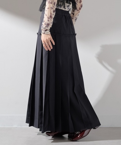MAISON BREEZE reveur（メゾンブリーズレヴール）の「【MAISON BREEZE reveur】TRツイル ティアードプリーツスカート DTK（スカート・レディース・ベージュ/ライトグレー/ブラック/チャコールグレー・FREE）」の12枚目の写真