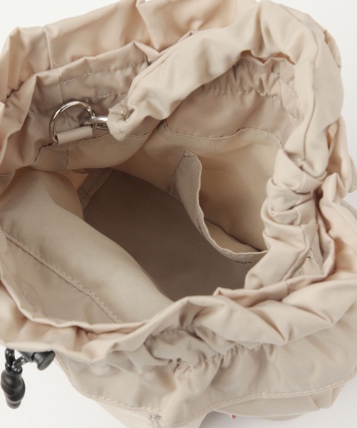 THEATRE PRODUCTS(シアタープロダクツ)の「【THEATRE PRODUCTS】別注フリルキンチャクショルダー(ショルダーバッグ・レディース・グレイッシュベージュ/ブラック・FREE)」の19枚目の写真