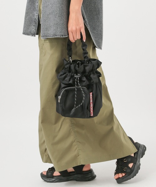 THEATRE PRODUCTS(シアタープロダクツ)の「【THEATRE PRODUCTS】別注フリルキンチャクショルダー(ショルダーバッグ・レディース・グレイッシュベージュ/ブラック・FREE)」の21枚目の写真