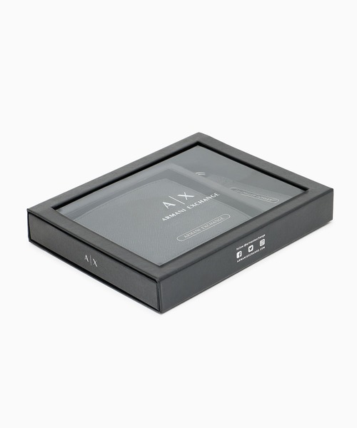 ARMANI EXCHANGE(アルマーニエクスチェンジ)の「【A|X アルマーニ エクスチェンジ】<オンライン限定>AXロゴ サフィアーノフィニッシュレザー 二つ折り財布&キーリングセット(財布・メンズ・ブラック・FREE)」の5枚目の写真