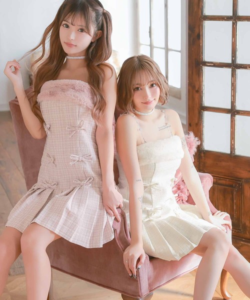 Tika(ティカ)の「キャバドレス ミニ フレア ツイード パール キャミソール ノースリーブ フェイクファー ラメ リボン プリーツドレス キャバワンピ(ドレス・レディース・ピンク/オフホワイト・LARGE/MEDIUM/SMALL/X-SMALL)」の1枚目の写真