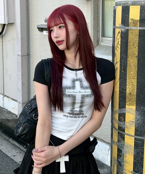 tシャツ A'GEM/9 × .kom 「NIIER NOR/ニーアノア」 CROSS ROSE RAGLAN TEE/クロスローズ ラグラン TEE A'GEM/9 × .kom 『NIIER NOR/ニーアノア』 CROSS ROSE RAGLAN