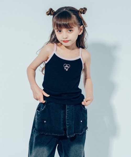 URBAN CHERRY(アーバンチェリー)の「【快適さらリブ素材】ハートプリント配色パイピングキャミソール(キャミソール・キッズ・ピンク/アイボリー/ブラック/ブルー・110cm/120cm/130cm/140cm/150cm)」の12枚目の写真
