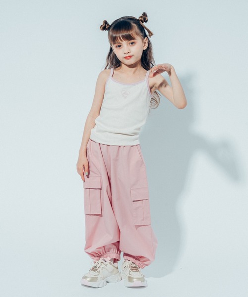 URBAN CHERRY(アーバンチェリー)の「【快適さらリブ素材】ハートプリント配色パイピングキャミソール(キャミソール・キッズ・ピンク/アイボリー/ブラック/ブルー・110cm/120cm/130cm/140cm/150cm)」の16枚目の写真