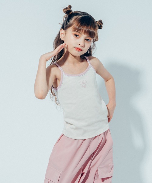 URBAN CHERRY(アーバンチェリー)の「【快適さらリブ素材】ハートプリント配色パイピングキャミソール(キャミソール・キッズ・ピンク/アイボリー/ブラック/ブルー・110cm/120cm/130cm/140cm/150cm)」の18枚目の写真