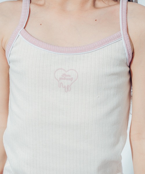 URBAN CHERRY(アーバンチェリー)の「【快適さらリブ素材】ハートプリント配色パイピングキャミソール(キャミソール・キッズ・ピンク/アイボリー/ブラック/ブルー・110cm/120cm/130cm/140cm/150cm)」の19枚目の写真