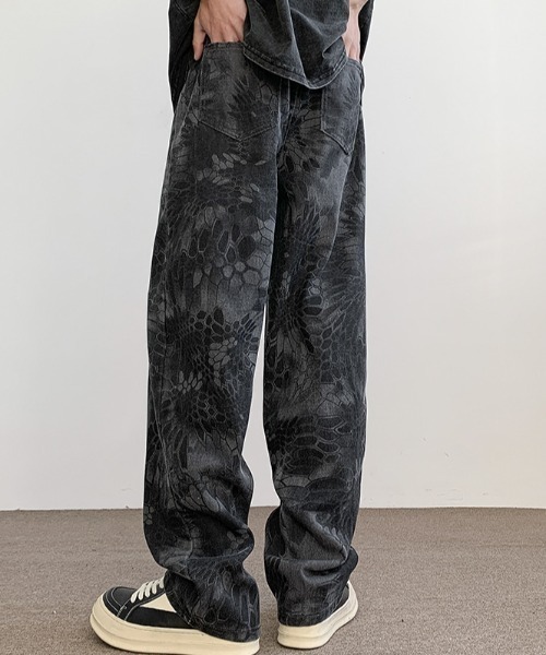 link lot（リンクロット）の「ルーズシルエットスネークパターンワイドデニムパンツ  カモフラ 蛇柄 総柄パンツ（デニムパンツ・メンズ・ブラック/ベージュ・M/L）」の7枚目の写真