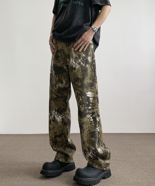 link lot（リンクロット）の「ルーズシルエットスネークパターンワイドデニムパンツ  カモフラ 蛇柄 総柄パンツ（デニムパンツ・メンズ・ブラック/ベージュ・M/L）」の10枚目の写真