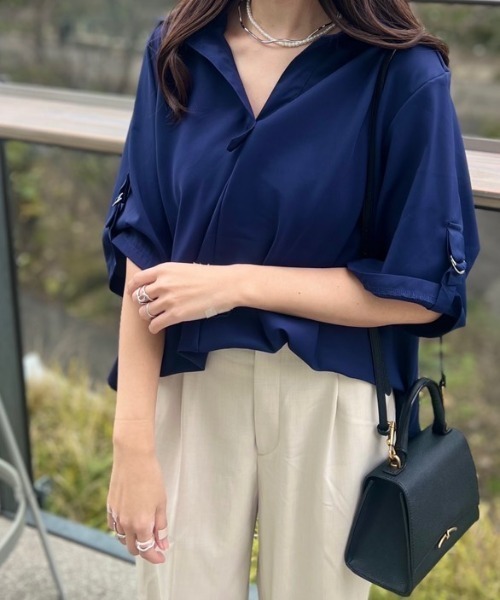 Belle Cie（ベルシー）の「抜け感プラスでオトナな スキッパー チュニック シャツ（チュニック・レディース・レッド/ネイビー/ブラック/ホワイト/マスタード/ピンク・FREE）」の3枚目の写真