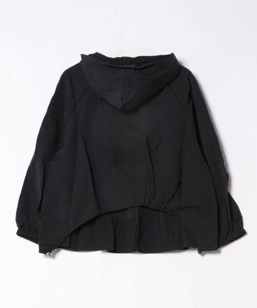 REAL CUBE（リアルキューブ）の「裾プリーツマウンテンパーカーブルゾン（ブルゾン・レディース・ブラック・FREE）」の2枚目の写真