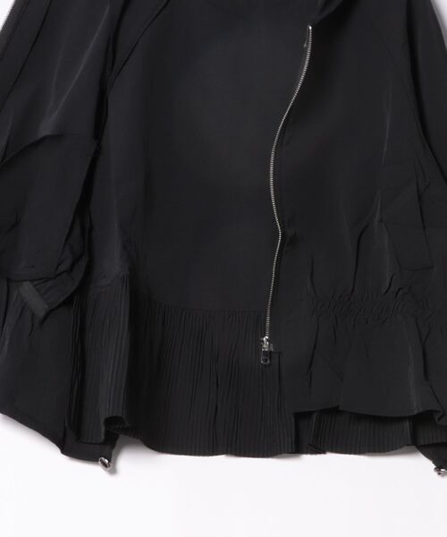 REAL CUBE（リアルキューブ）の「裾プリーツマウンテンパーカーブルゾン（ブルゾン・レディース・ブラック・FREE）」の3枚目の写真