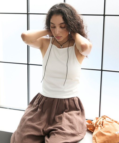 Stroove(ストルーヴ)の「American sleeve camisole with cups / 水陸両用 カップ付き アメリカンスリーブ キャミソール(キャミソール・レディース・オフホワイト/ブラウン/ブラック系・FREE)」の4枚目の写真
