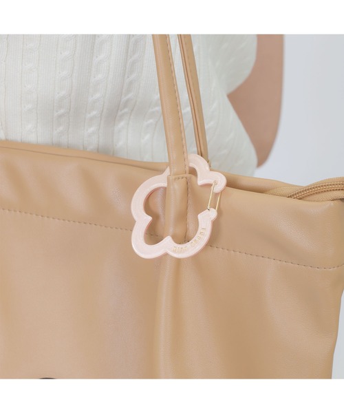 MARY QUANT（マリークワント）の「デイジーアウトラインアクリル カラビナ（その他小物・レディース・ブルー/ピンク/ブラック/ゴールド/マルチ/シルバー・FREE）」の12枚目の写真