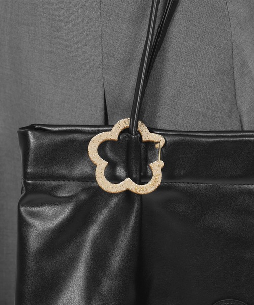 MARY QUANT（マリークワント）の「デイジーアウトラインアクリル カラビナ（その他小物・レディース・ブルー/ピンク/ブラック/ゴールド/マルチ/シルバー・FREE）」の21枚目の写真