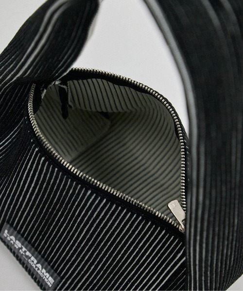 LASTFRAME(ラストフレーム)の「【LASTFRAME/ラストフレーム】KYOTO METALLIC HANAKAGO BAG/ハンドバッグ(トートバッグ・レディース・シルバー/グレー/ブラック・FREE)」の12枚目の写真