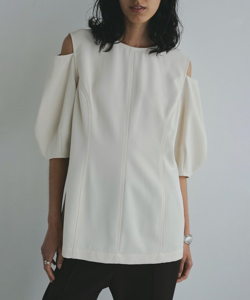 MANOF(マノフ)の「SLASH SHOULDER TOPS(Tシャツ/カットソー・レディース・ミント/アイボリー/ブラック・M/S)」の2枚目の写真