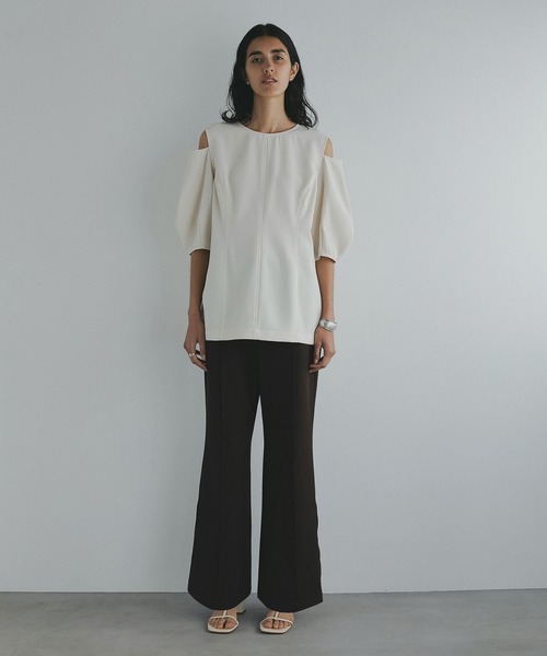 MANOF(マノフ)の「SLASH SHOULDER TOPS(Tシャツ/カットソー・レディース・ミント/アイボリー/ブラック・M/S)」の9枚目の写真