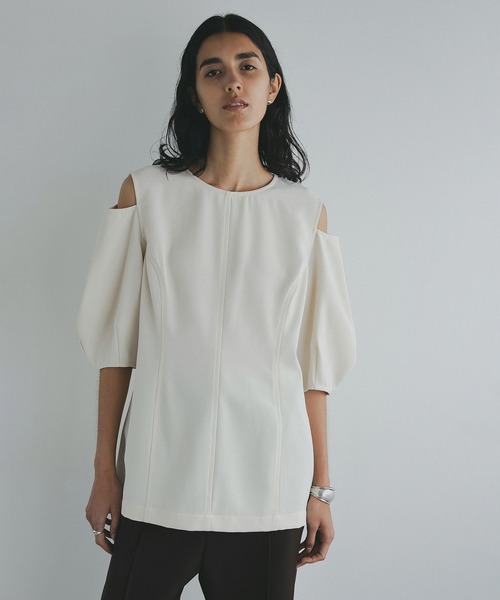 MANOF(マノフ)の「SLASH SHOULDER TOPS(Tシャツ/カットソー・レディース・ミント/アイボリー/ブラック・M/S)」の4枚目の写真