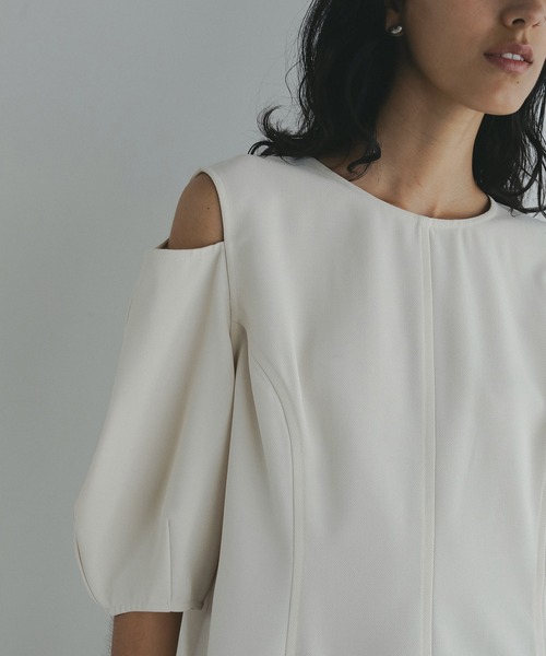 MANOF(マノフ)の「SLASH SHOULDER TOPS(Tシャツ/カットソー・レディース・ミント/アイボリー/ブラック・M/S)」の11枚目の写真