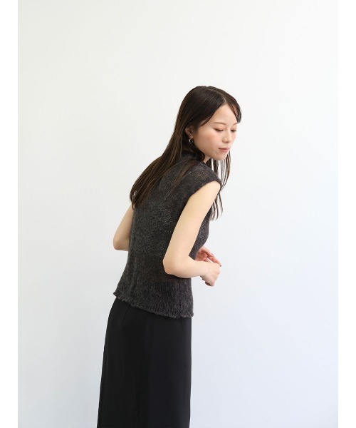 Reurie'（レウリィ）の「オリジナルエアリーシアーニット／original airy sheer knit フレンチスリーブ ノースリーブ シンプル ミニマル きれいめ カジュアル モード 透け感 サマーニット（ニット/セーター・レディース・チャコール/ベージュ/ピンク・FREE）」の16枚目の写真