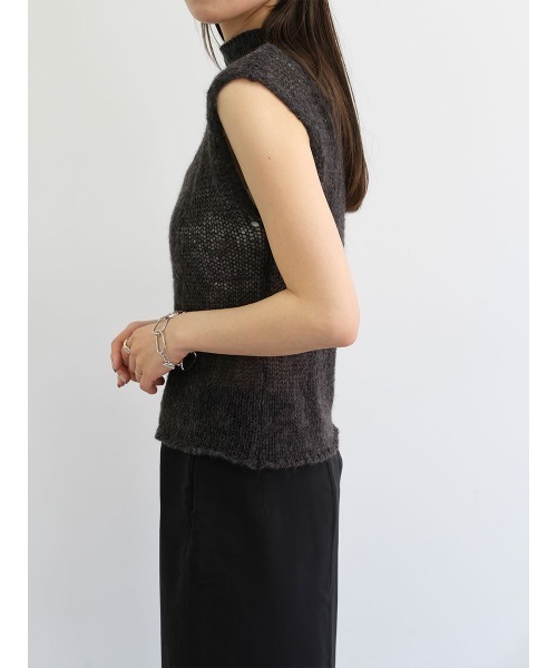 Reurie'（レウリィ）の「オリジナルエアリーシアーニット／original airy sheer knit フレンチスリーブ ノースリーブ シンプル ミニマル きれいめ カジュアル モード 透け感 サマーニット（ニット/セーター・レディース・チャコール/ベージュ/ピンク・FREE）」の17枚目の写真