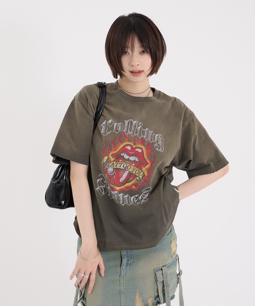 Perushu（ペルーシュ）の「OFFICIAL GRAPHIC ASSORT TEE オフィシャルグラフィックアソートTシャツ（Tシャツ/カットソー・メンズ・ネイビー/レッド/ホワイト系/ブラック/ブラック系/ホワイト/ブラウン・LARGE/MEDIUM/SMALL）」の5枚目の写真