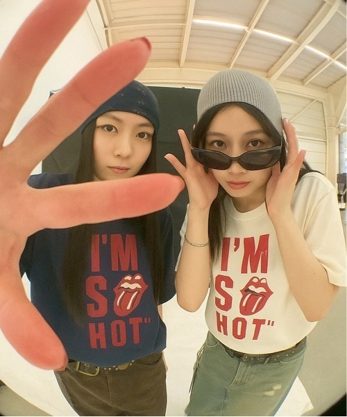 Perushu（ペルーシュ）の「OFFICIAL GRAPHIC ASSORT TEE オフィシャルグラフィックアソートTシャツ（Tシャツ/カットソー・メンズ・ネイビー/レッド/ホワイト系/ブラック/ブラック系/ホワイト/ブラウン・LARGE/MEDIUM/SMALL）」の8枚目の写真