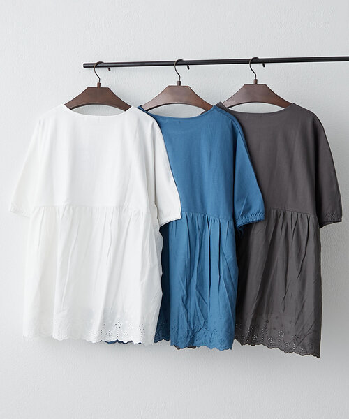 NAO(ナオ)の「【NAO】スカラップレース切替ドルマンプルオーバー(Tシャツ/カットソー・レディース・オフホワイト/スミクロ/ブルー系その他・FREE)」の2枚目の写真