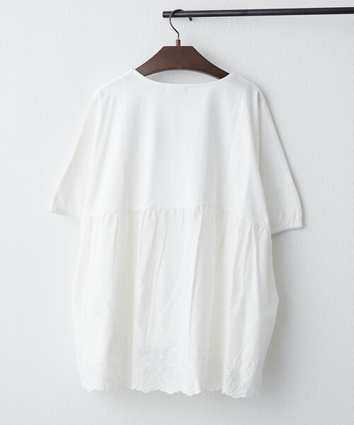NAO(ナオ)の「【NAO】スカラップレース切替ドルマンプルオーバー(Tシャツ/カットソー・レディース・オフホワイト/スミクロ/ブルー系その他・FREE)」の6枚目の写真