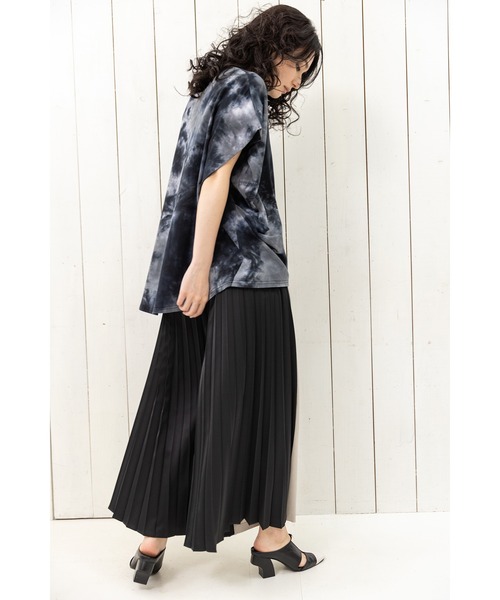 OSMOSIS(オズモーシス)の「プリーツ切替パンツ(その他パンツ・レディース・ライトベージュ/グレー/ブラック・ONE SIZE)」の4枚目の写真