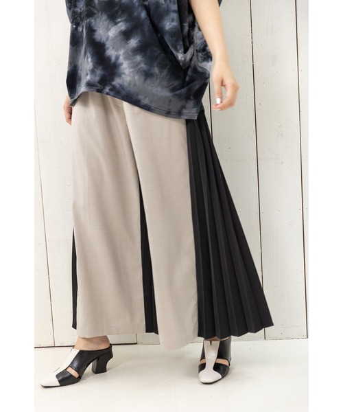 OSMOSIS(オズモーシス)の「プリーツ切替パンツ(その他パンツ・レディース・ライトベージュ/グレー/ブラック・ONE SIZE)」の5枚目の写真