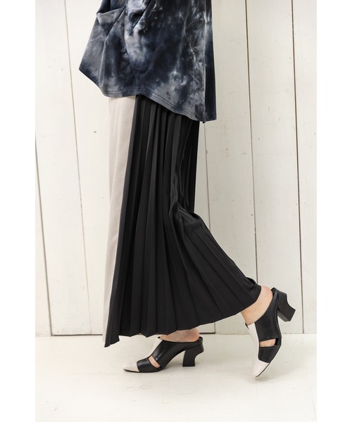 OSMOSIS(オズモーシス)の「プリーツ切替パンツ(その他パンツ・レディース・ライトベージュ/グレー/ブラック・ONE SIZE)」の6枚目の写真